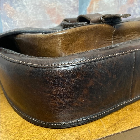 ANNA CAINZO : Brown Crossbody Bag with Flap Closure and Adjustable Strap - Picture 8 of 13